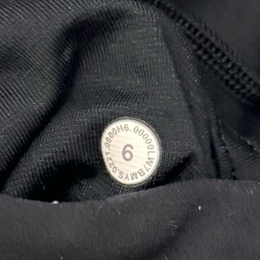 Lululemon Women's Unlimit High Rise 8" Shorts Mesh Black Nulu Sz 6 - Picture 2 of 5